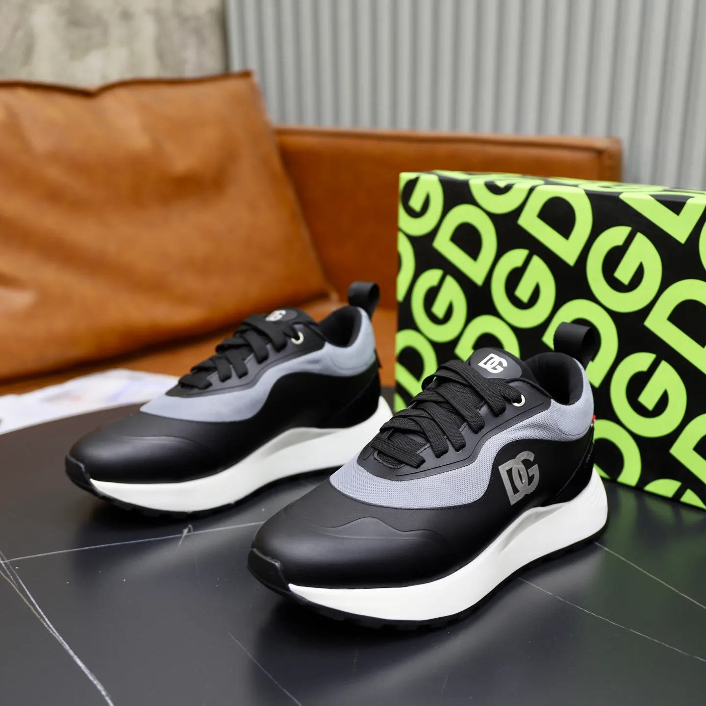 Men's Men's Shoes💰520💰••New arrivals••Dolce&Gabbana••DG✔️High-end men's sports•casual shoes. Original goods from top counters. Original imported multiple material splicing design ➕Original TPR elastic outsole.  Size: 38-44 (45, 46 customized)